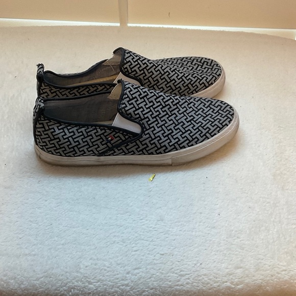 Tommy Hilfiger Black and White Patterned Sneakers - Picture 2 of 7